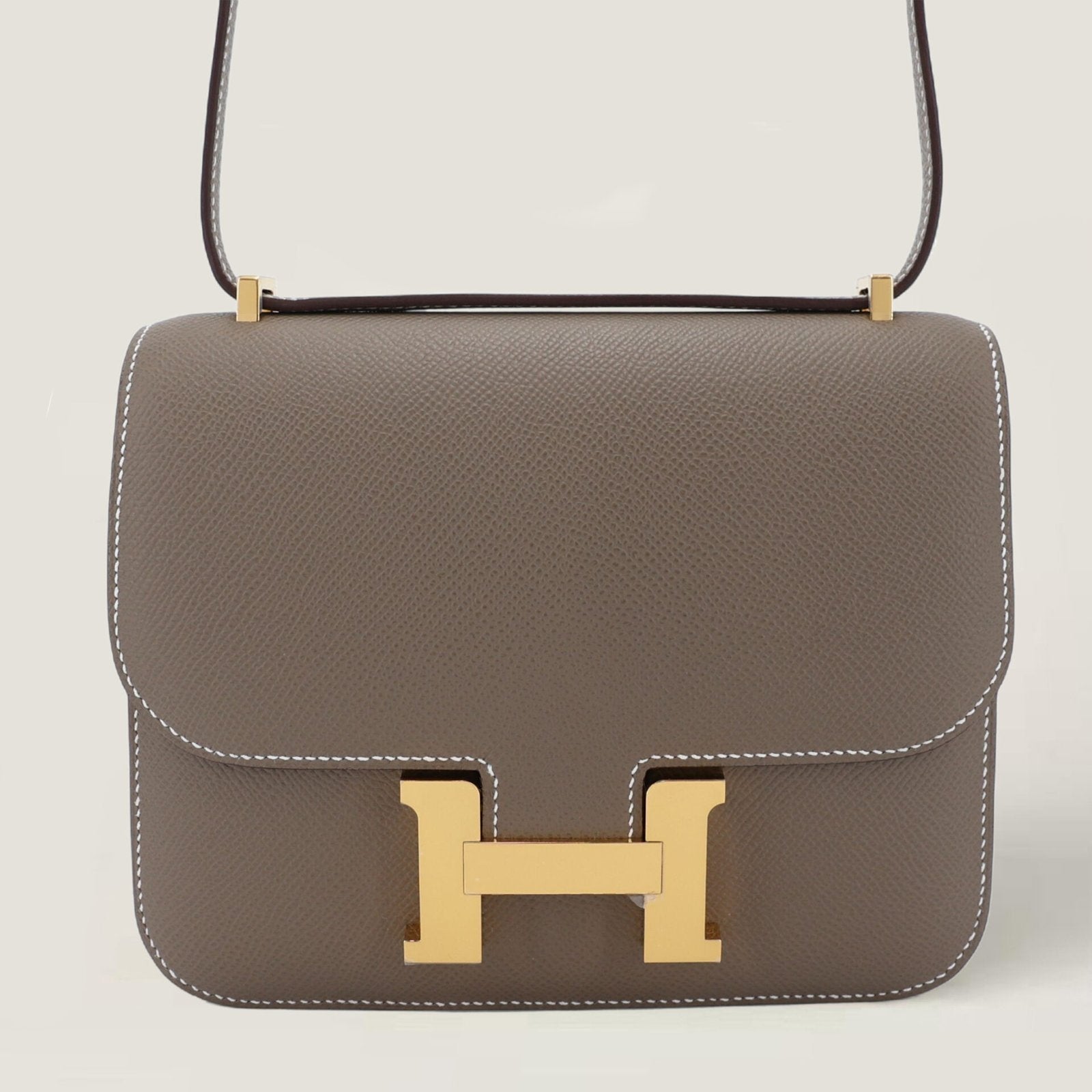 Arvelle Crossbody 19 Taupe Cross-Grain Calfskin - Arvelle Paris