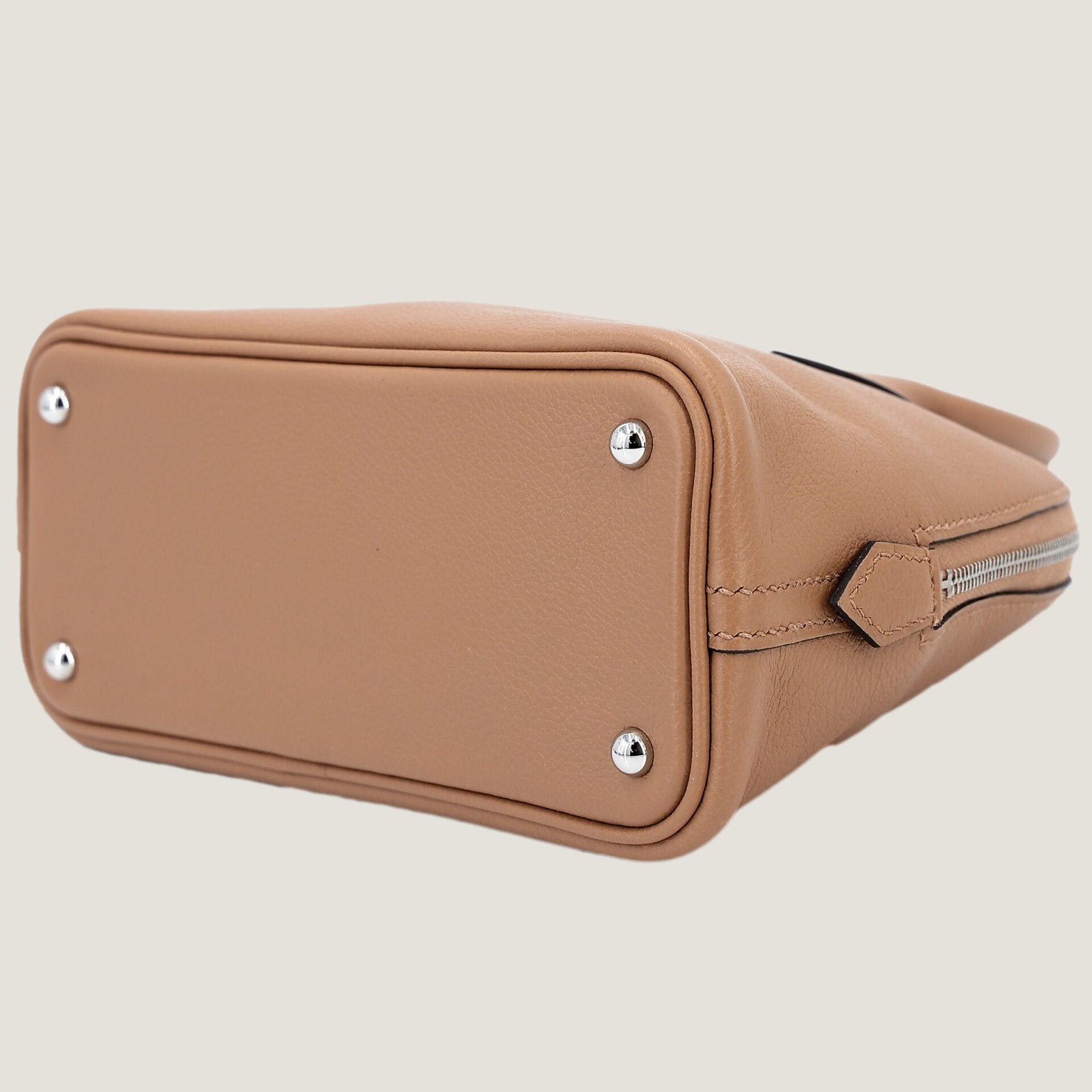 Arvelle Petite Chai Beige Veneto Calfskin Handbag - Arvelle Paris