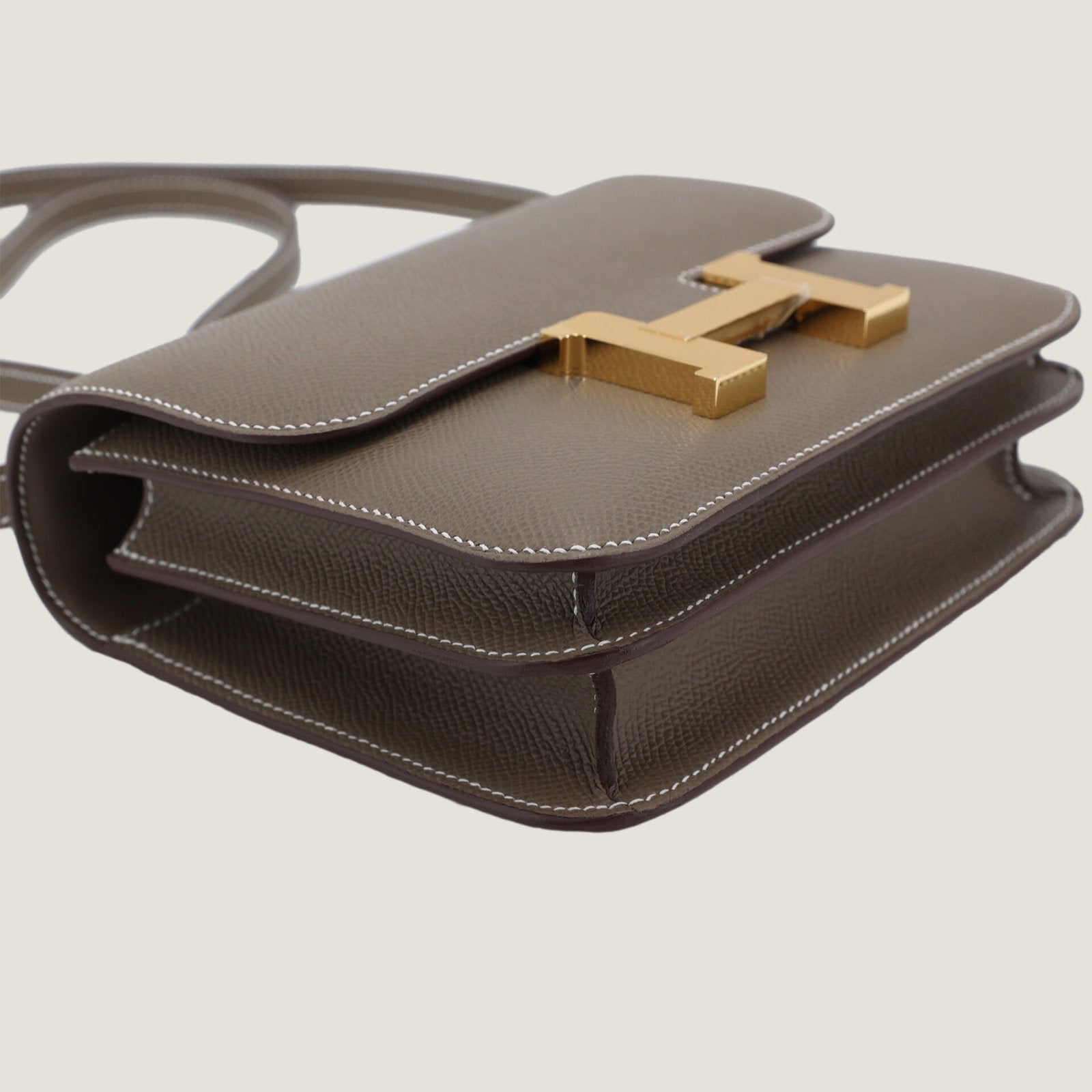 Arvelle Crossbody 19 Taupe Cross-Grain Calfskin - Arvelle Paris