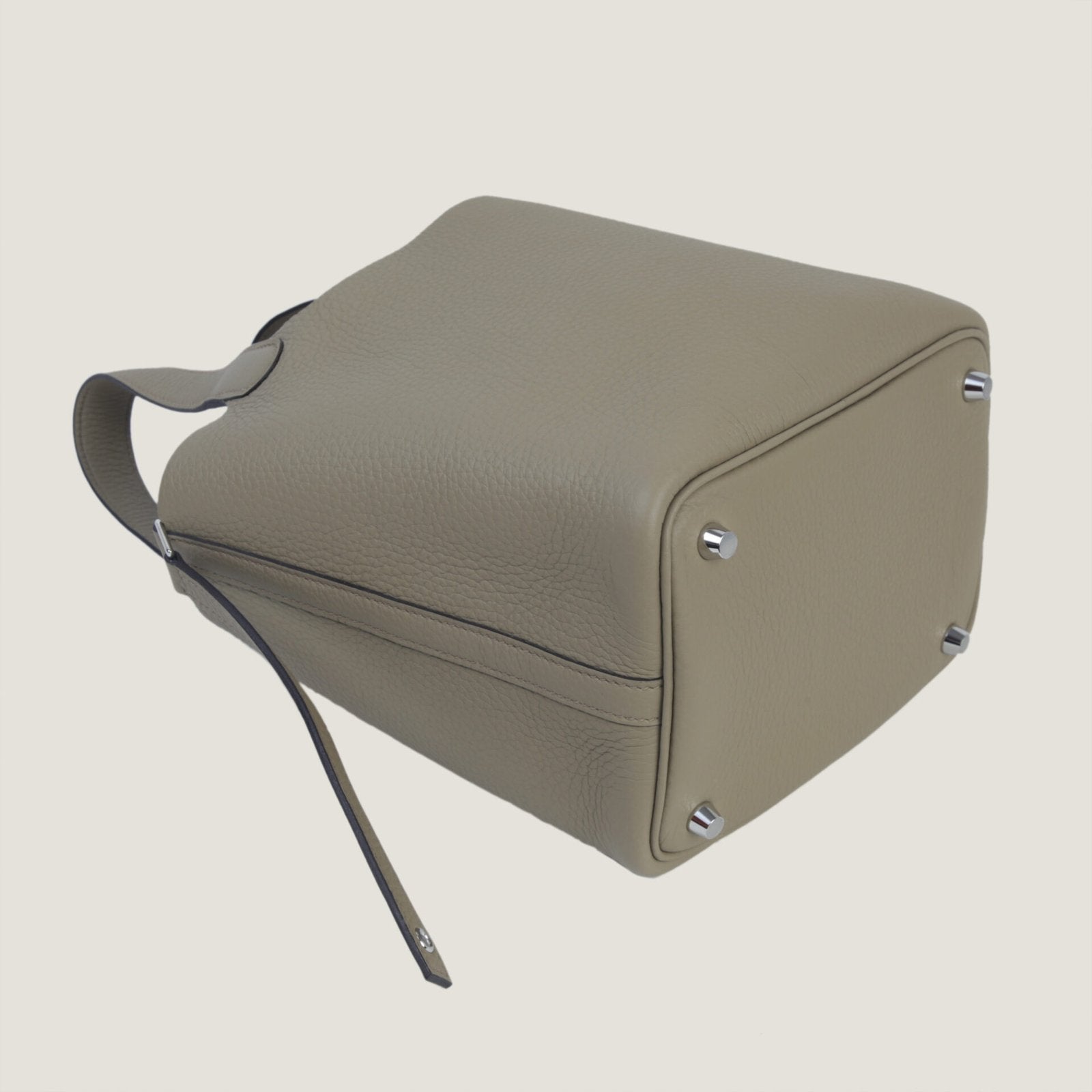 Arvelle Lock Small Desert Beige Soft Grain Calfskin Bucket Bag - Arvelle Paris