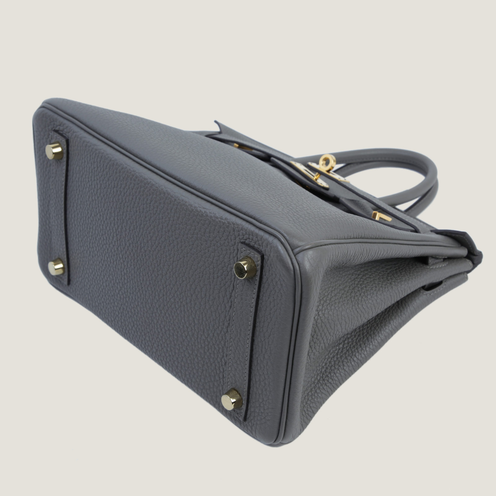 25cm Storm Grey Pebbled Calfskin Handbag - Arvelle Paris