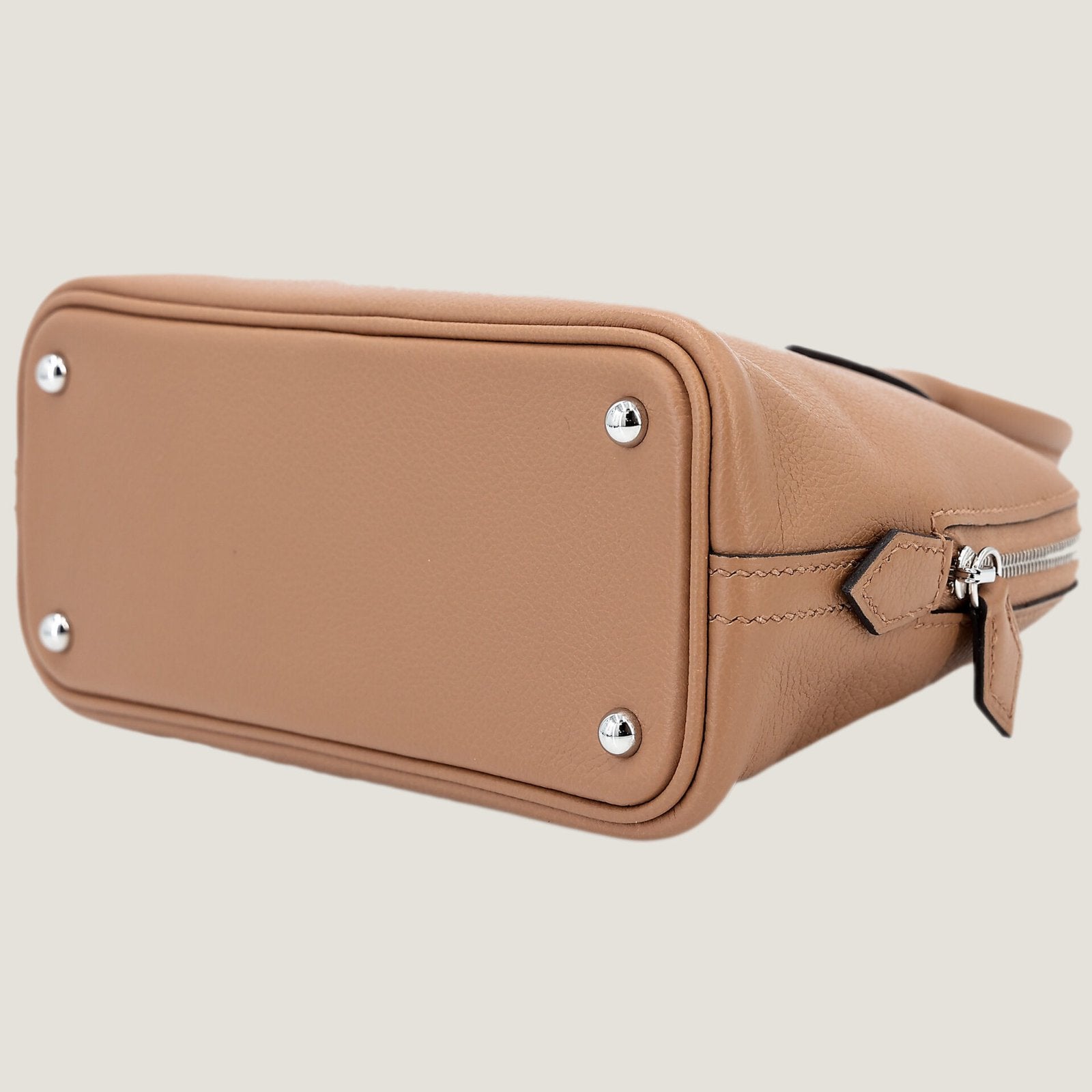 Arvelle Petite Chai Beige Veneto Calfskin Handbag - Arvelle Paris