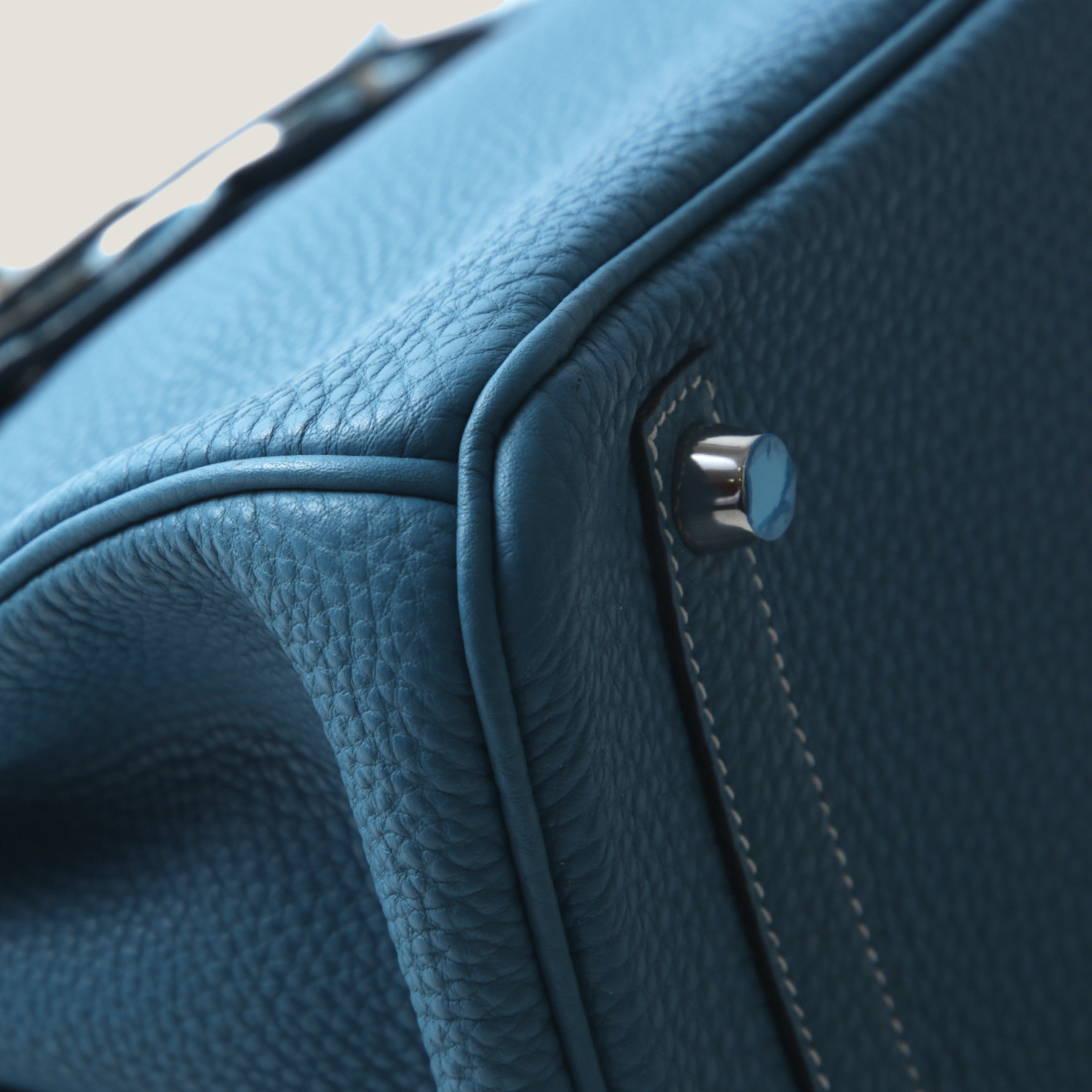 25cm Denim Blue Pebbled Calfskin Handbag - Arvelle Paris