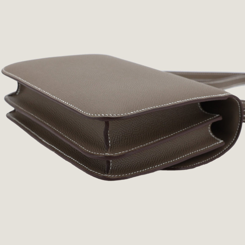Arvelle Crossbody 19 Taupe Cross-Grain Calfskin - Arvelle Paris