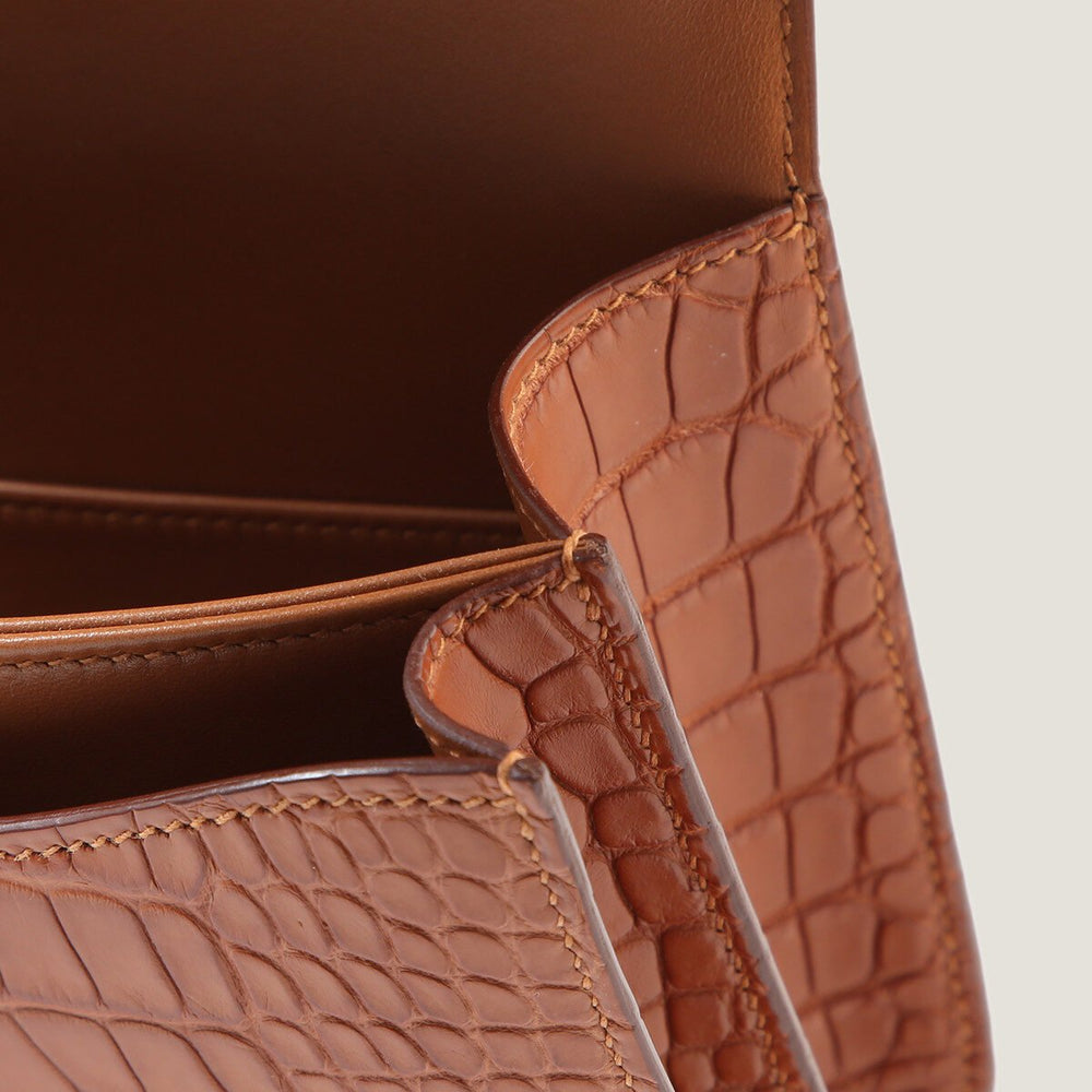 Arvelle Crossbody 19 Champagne Gold Matte Alligator - Arvelle Paris