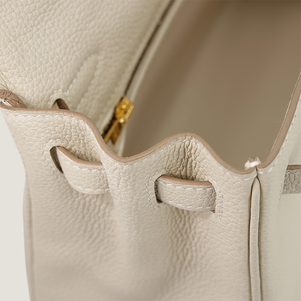 25cm Chalk White Pebbled Calfskin Handbag - Arvelle Paris