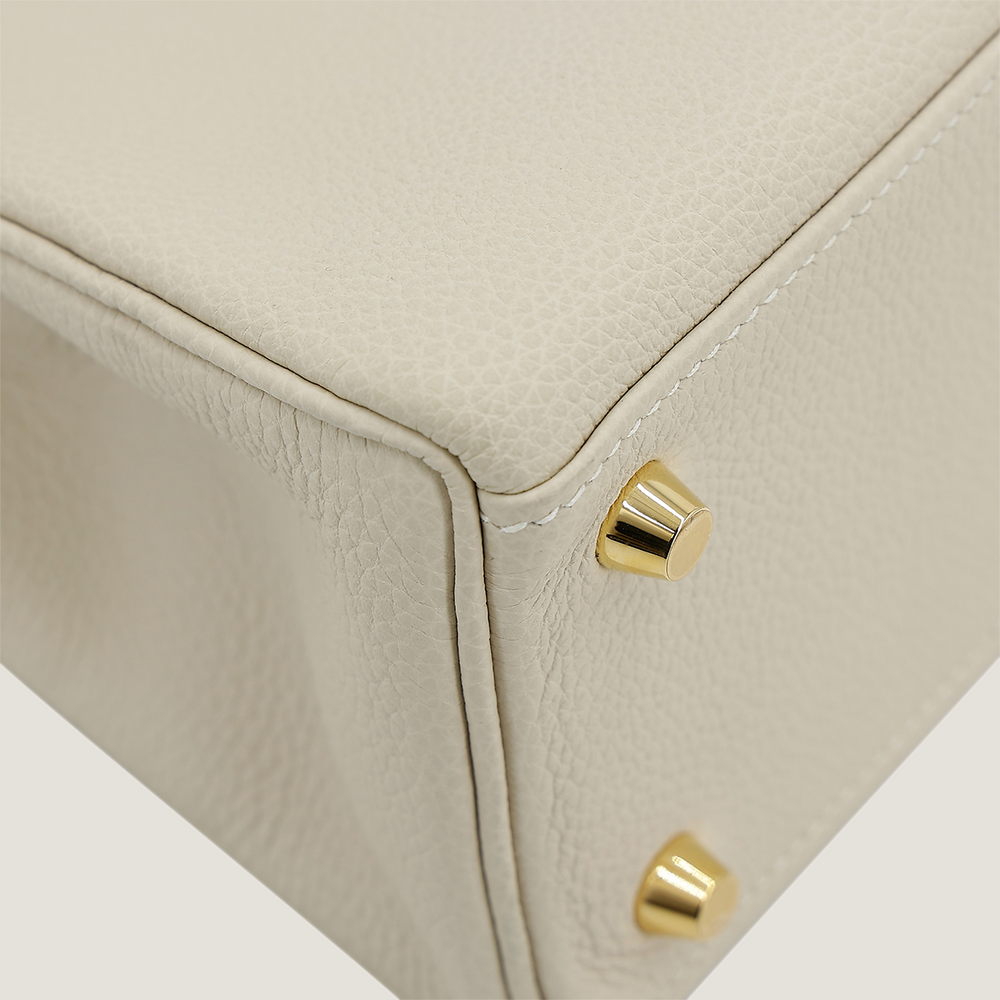 25cm Chalk White Pebbled Calfskin Handbag - Arvelle Paris