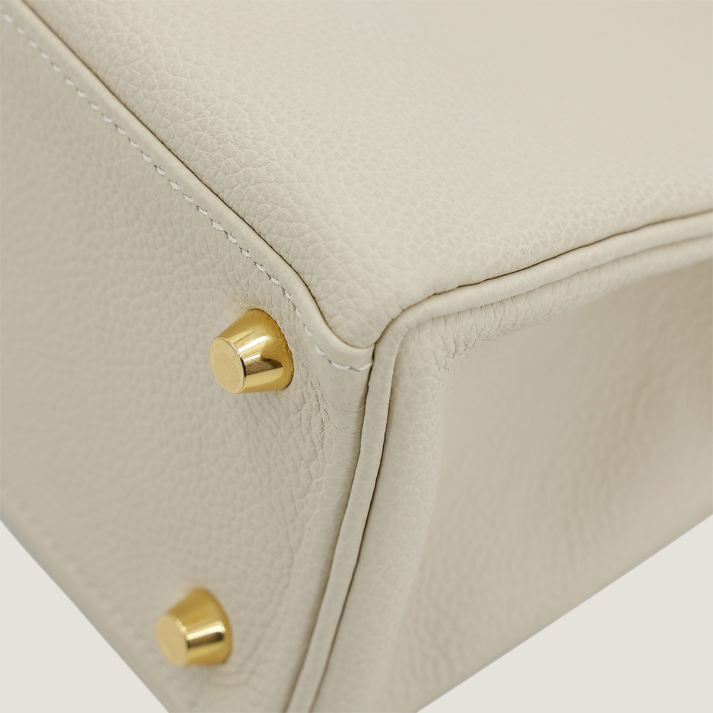 25cm Chalk White Pebbled Calfskin Handbag - Arvelle Paris