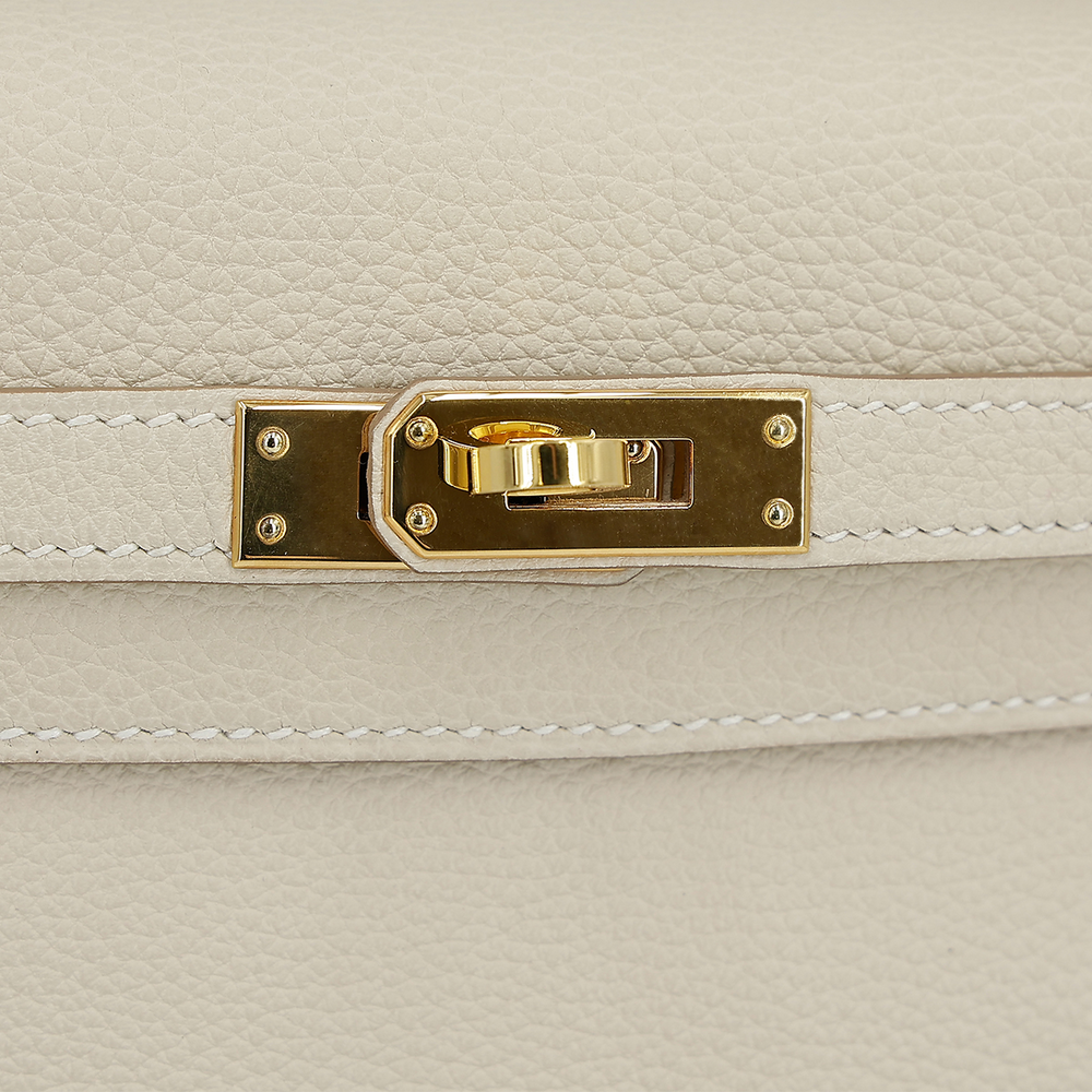 25cm Chalk White Pebbled Calfskin Handbag - Arvelle Paris