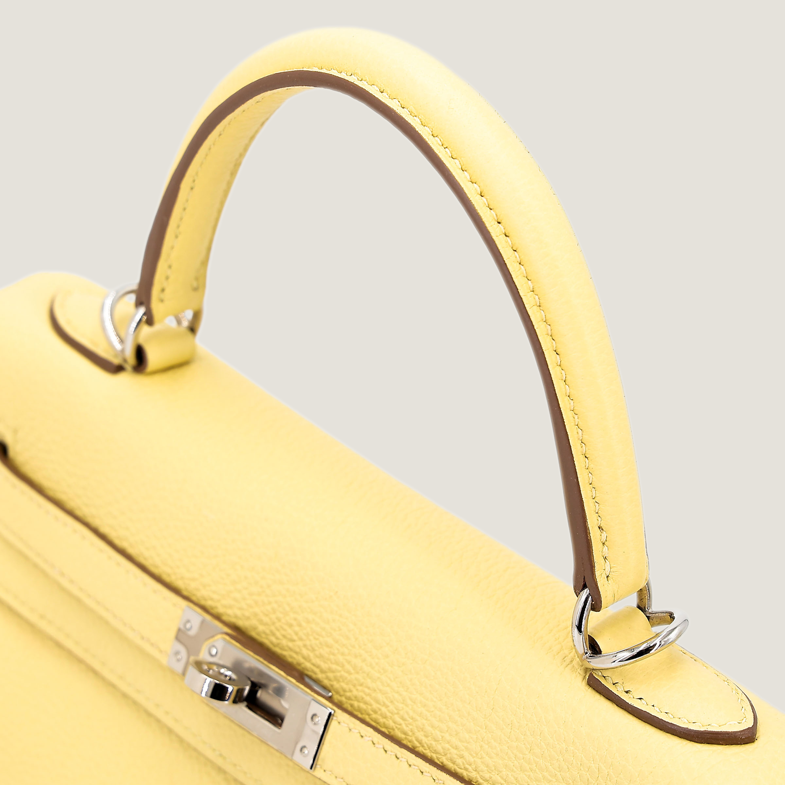 25cm Soft Yellow Pebbled Calfskin Handbag - Arvelle Paris