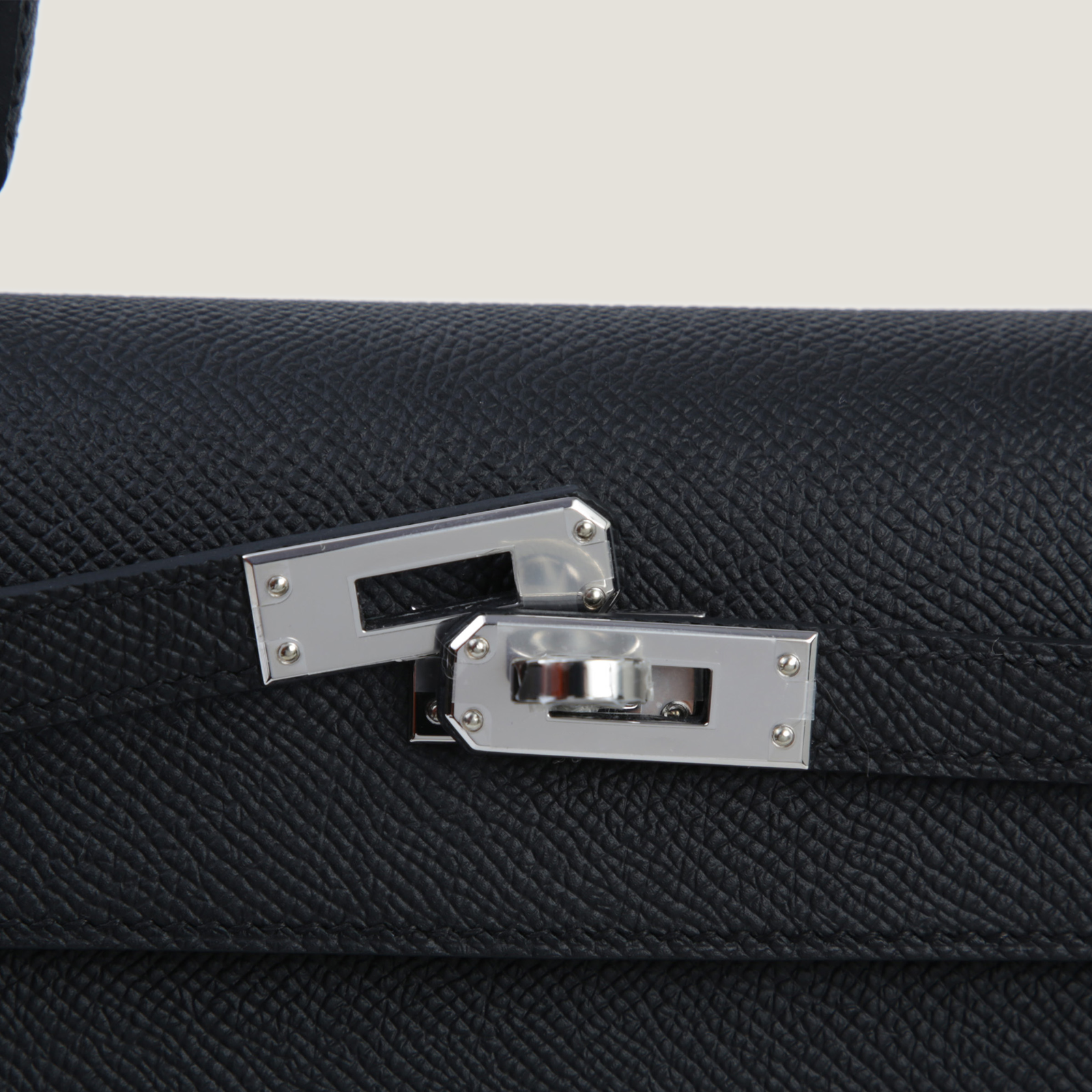 25cm Black Cross-Grain Calfskin Handbag - Arvelle Paris