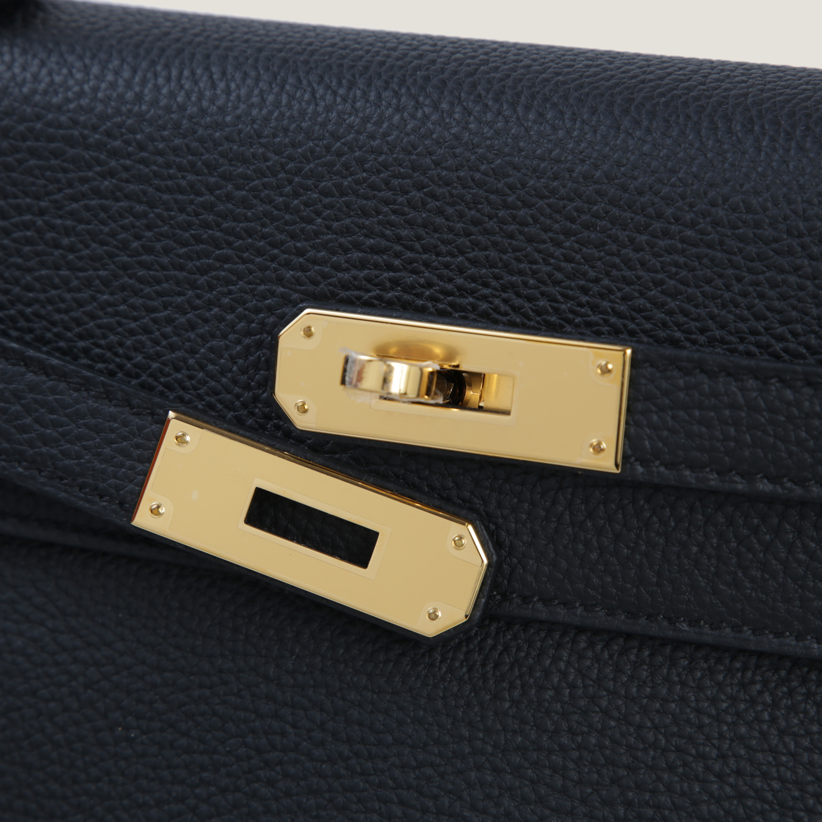 28cm Black Pebbled Calfskin Handbag - Arvelle Paris