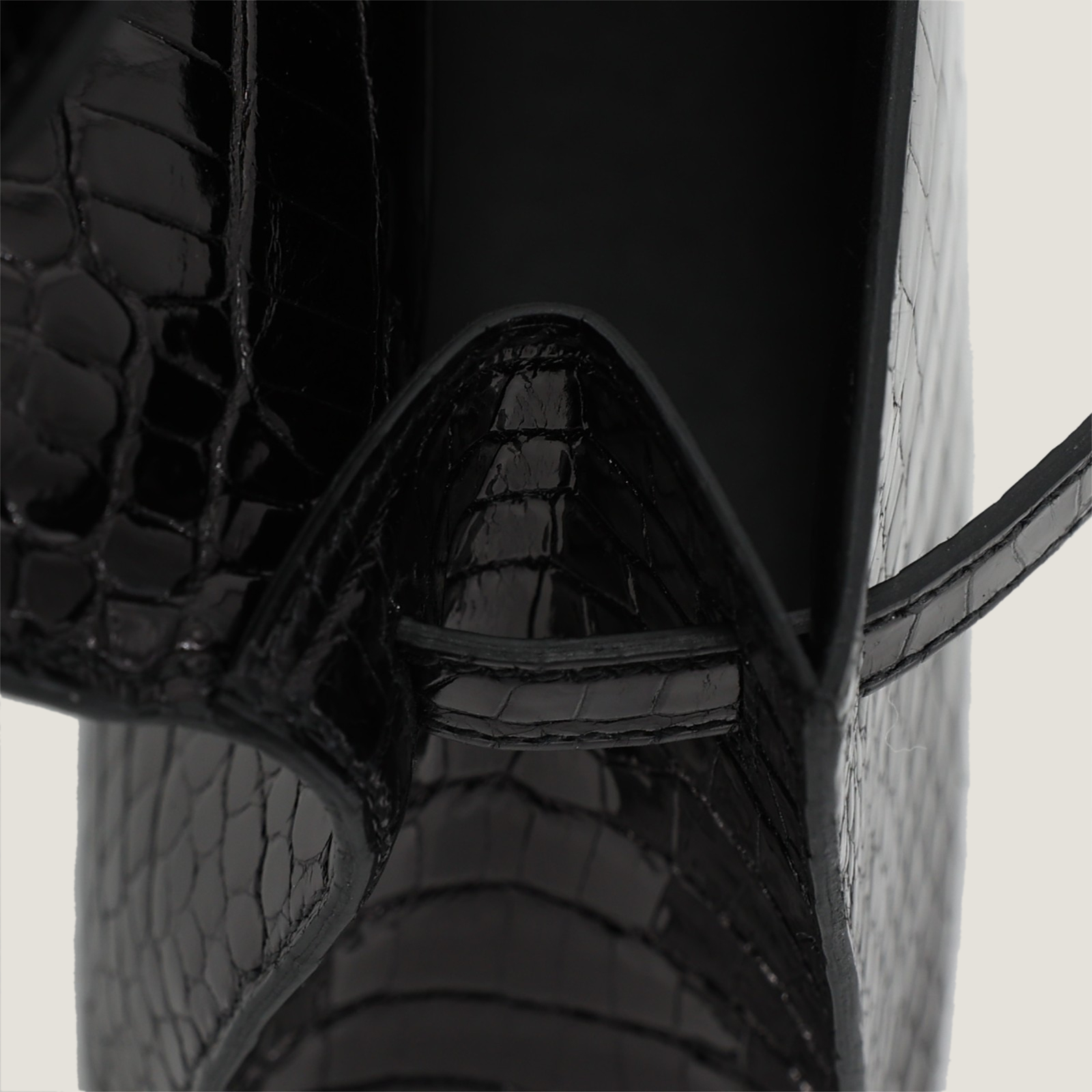 Black Premium Crocodile Clutch - Arvelle Paris