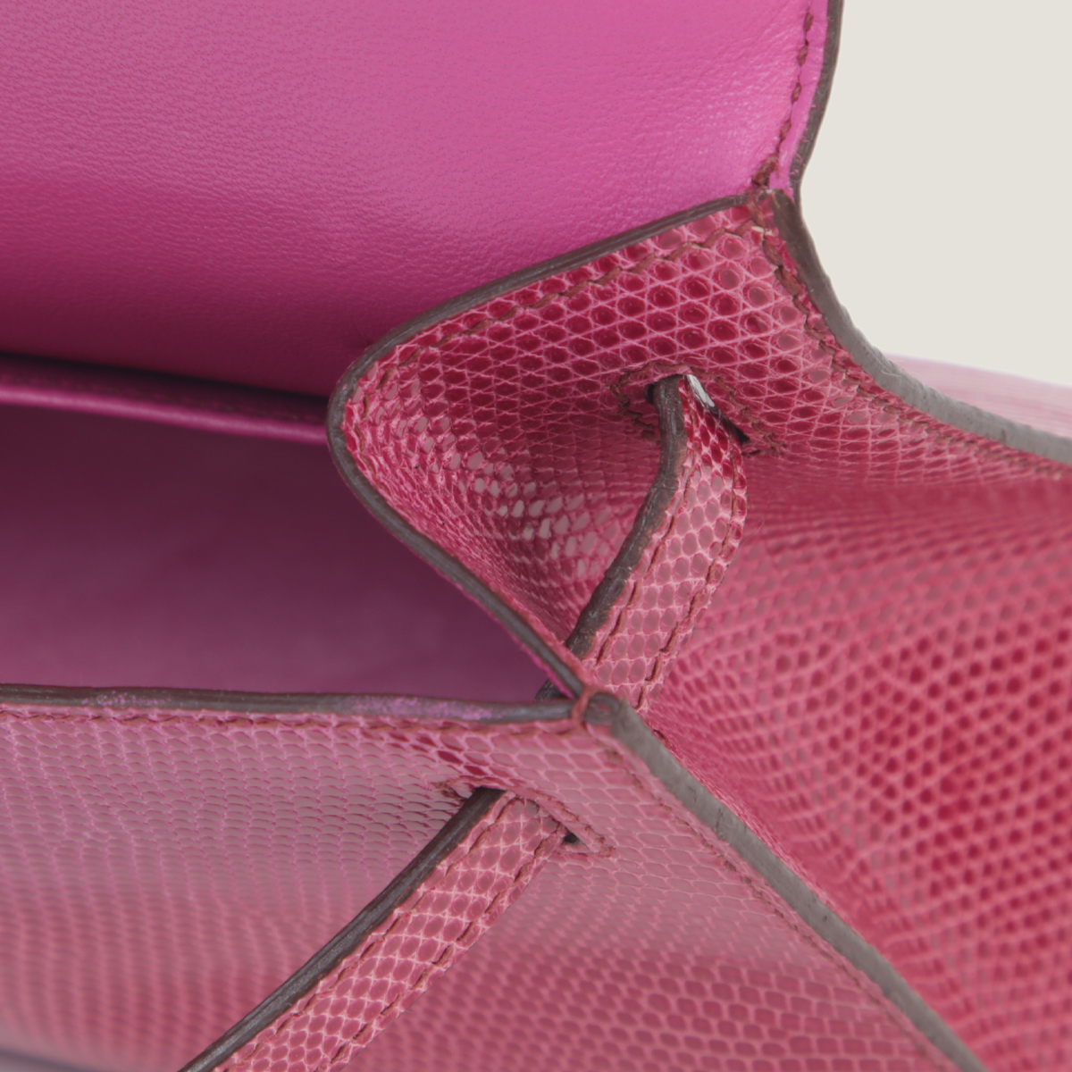 Fuchsia Lizard Leather Clutch - Arvelle Paris