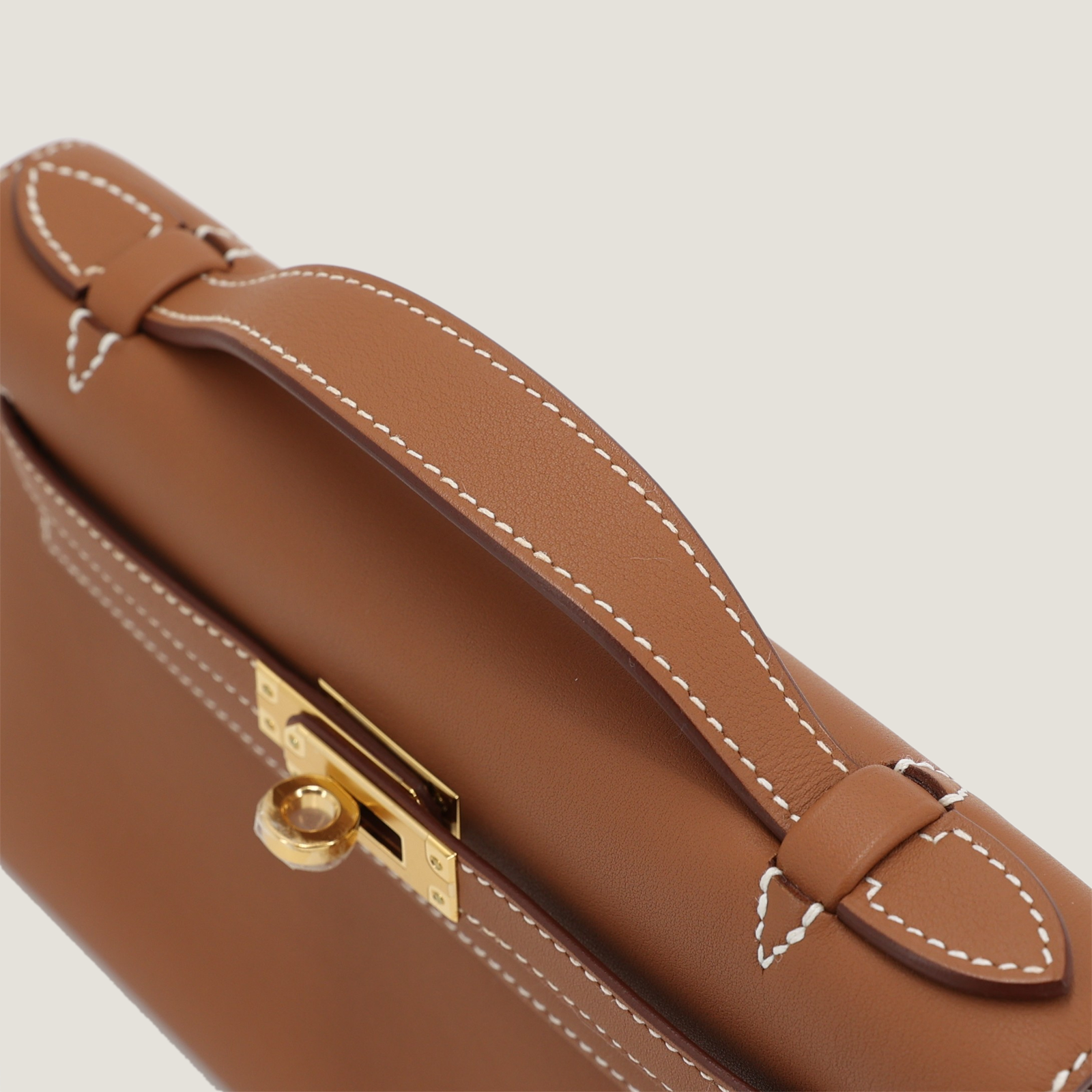 Champagne Gold Smooth Calfskin Clutch - Arvelle Paris