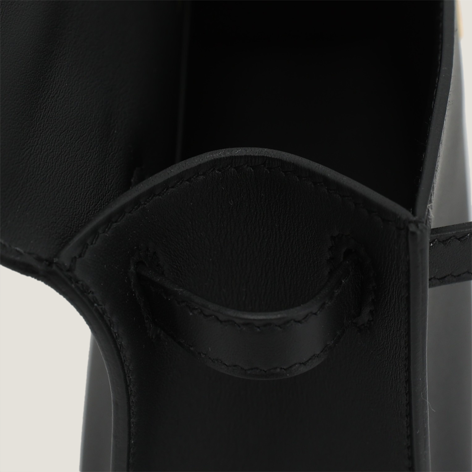 Black Smooth Calfskin Clutch - Arvelle Paris