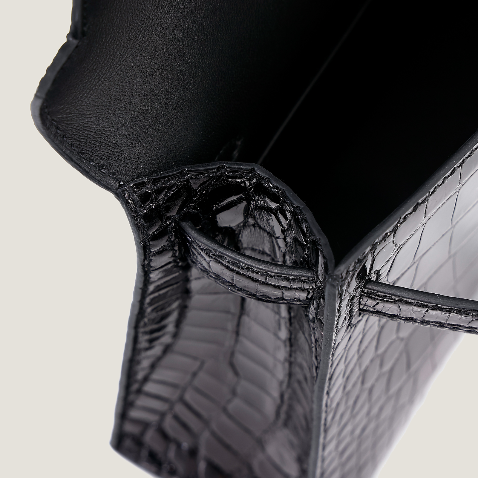 Arvelle Compact II Black Shiny Alligator Handbag - Arvelle Paris