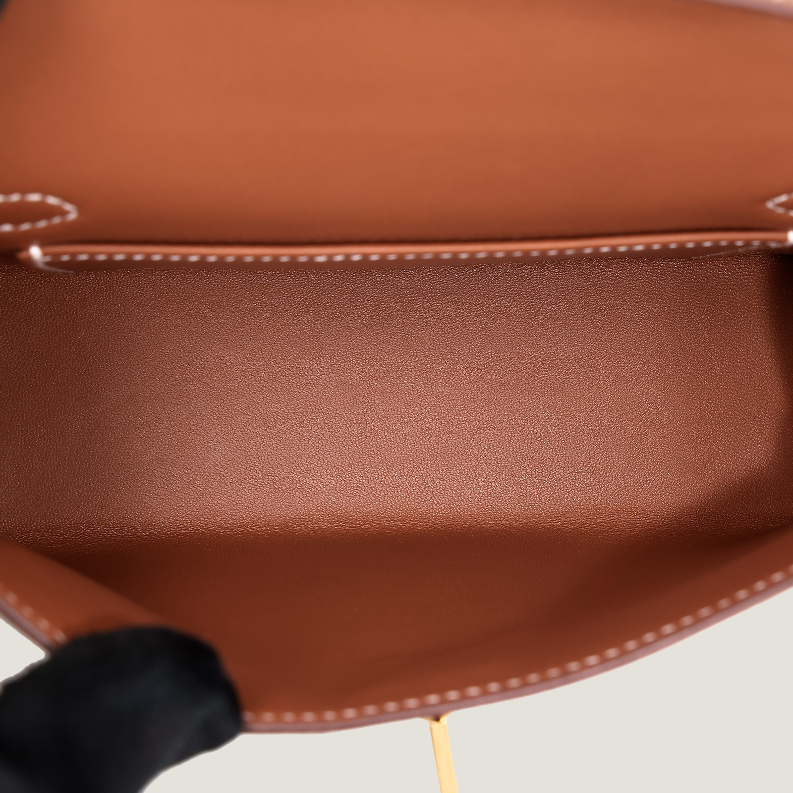 Arvelle Compact II Champagne Gold Cross-Grain Calfskin Handbag - Arvelle Paris
