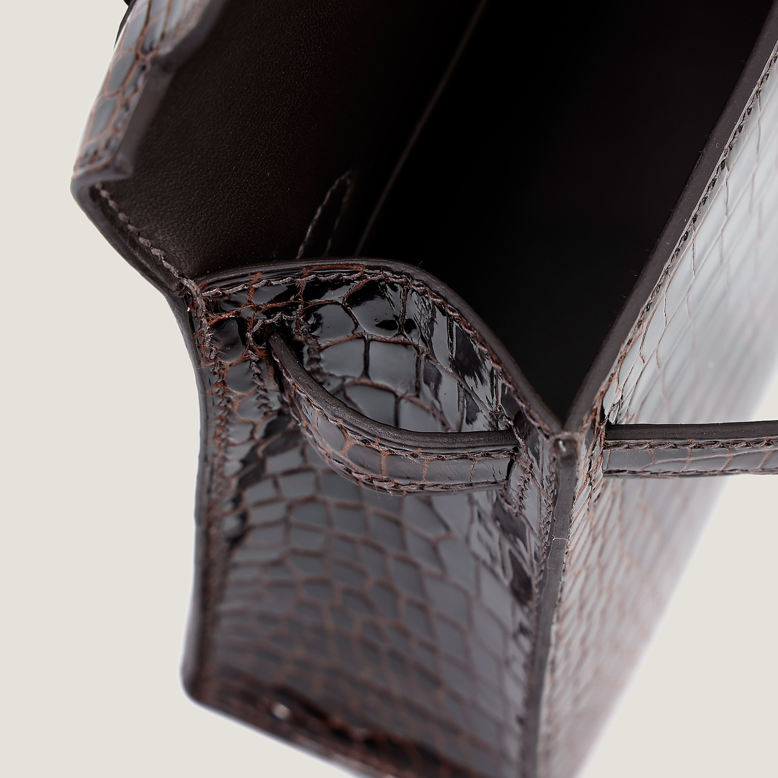 Arvelle Compact II Tobacco Brown Shiny Premium Crocodile Handbag - Arvelle Paris