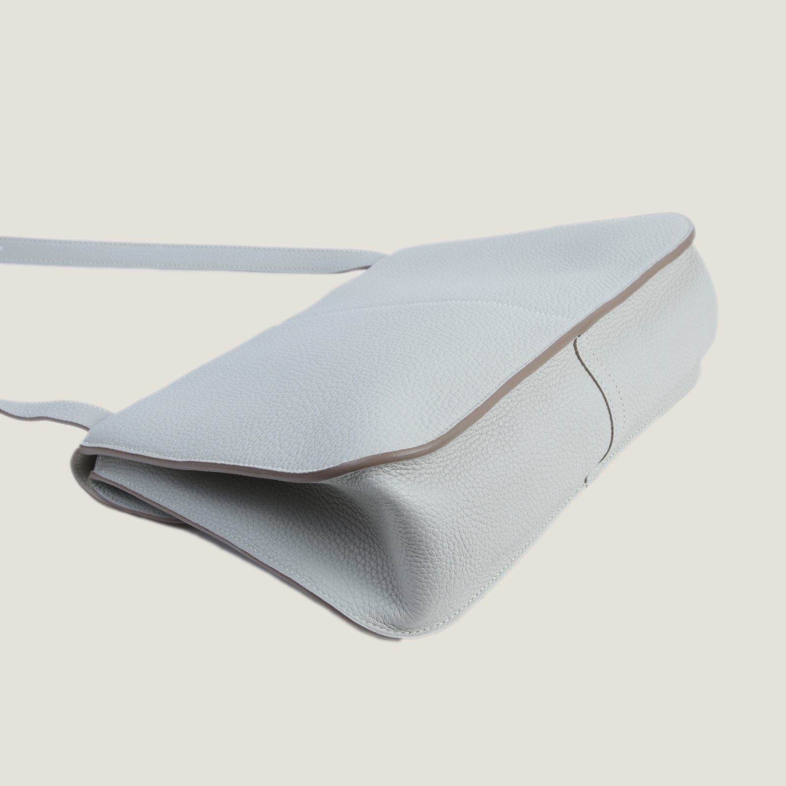 31cm Pearl Grey Soft Grain Calfskin Handbag - Arvelle Paris