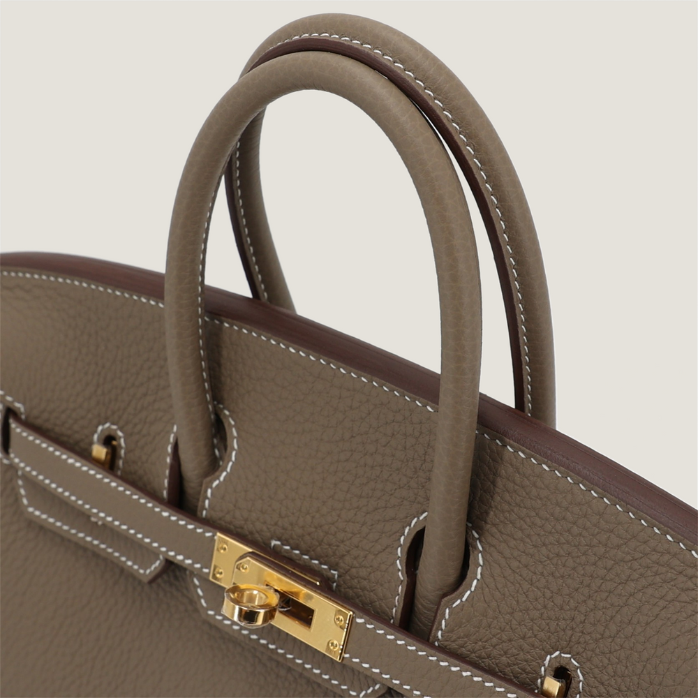 25cm Taupe Pebbled Calfskin Handbag - Arvelle Paris