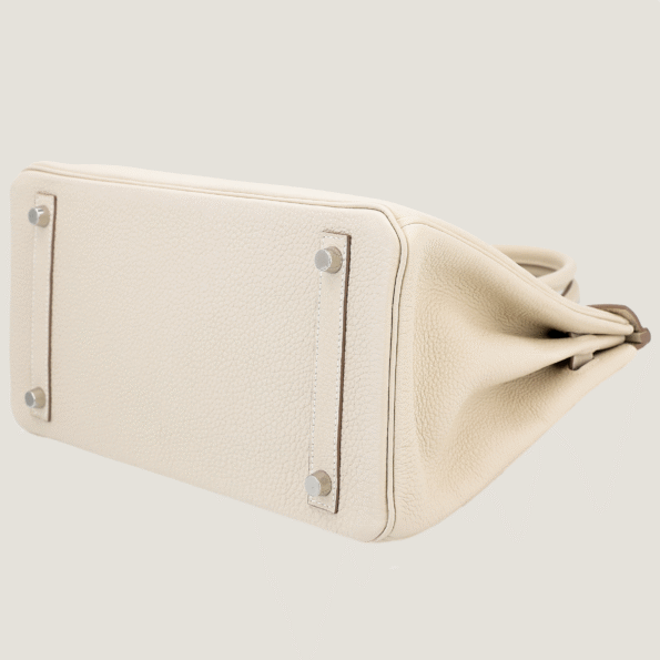 30cm Chalk White Pebbled Calfskin Handbag - Arvelle Paris