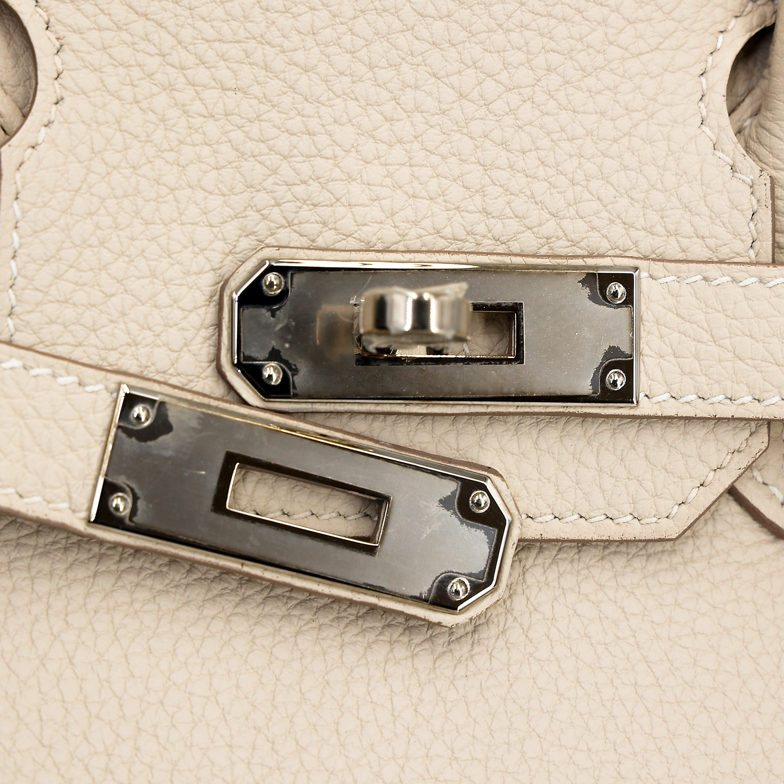 30cm Chalk White Pebbled Calfskin Handbag - Arvelle Paris