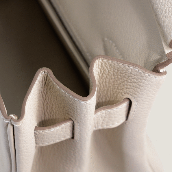 30cm Chalk White Pebbled Calfskin Handbag - Arvelle Paris