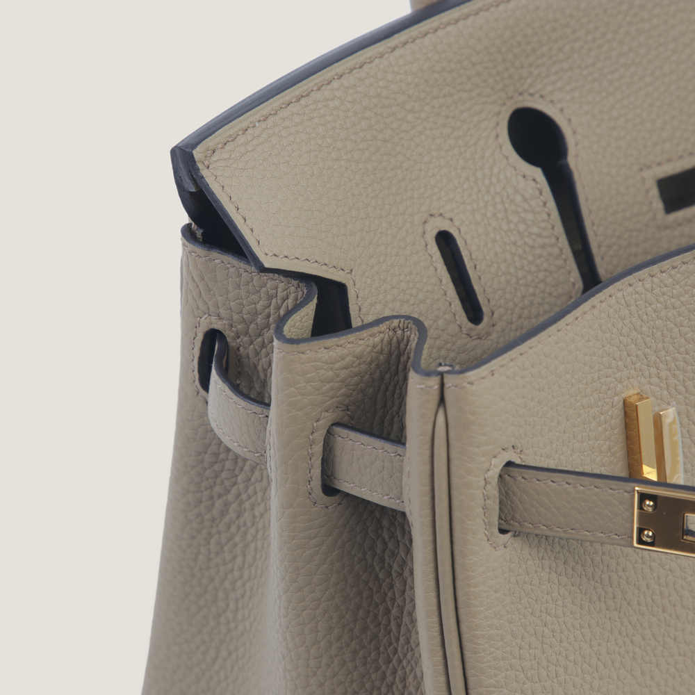 25cm Warm Beige Pebbled Calfskin Handbag - Arvelle Paris
