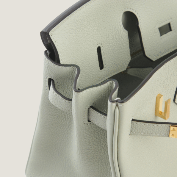 25cm Ice Grey Pebbled Calfskin Handbag - Arvelle Paris