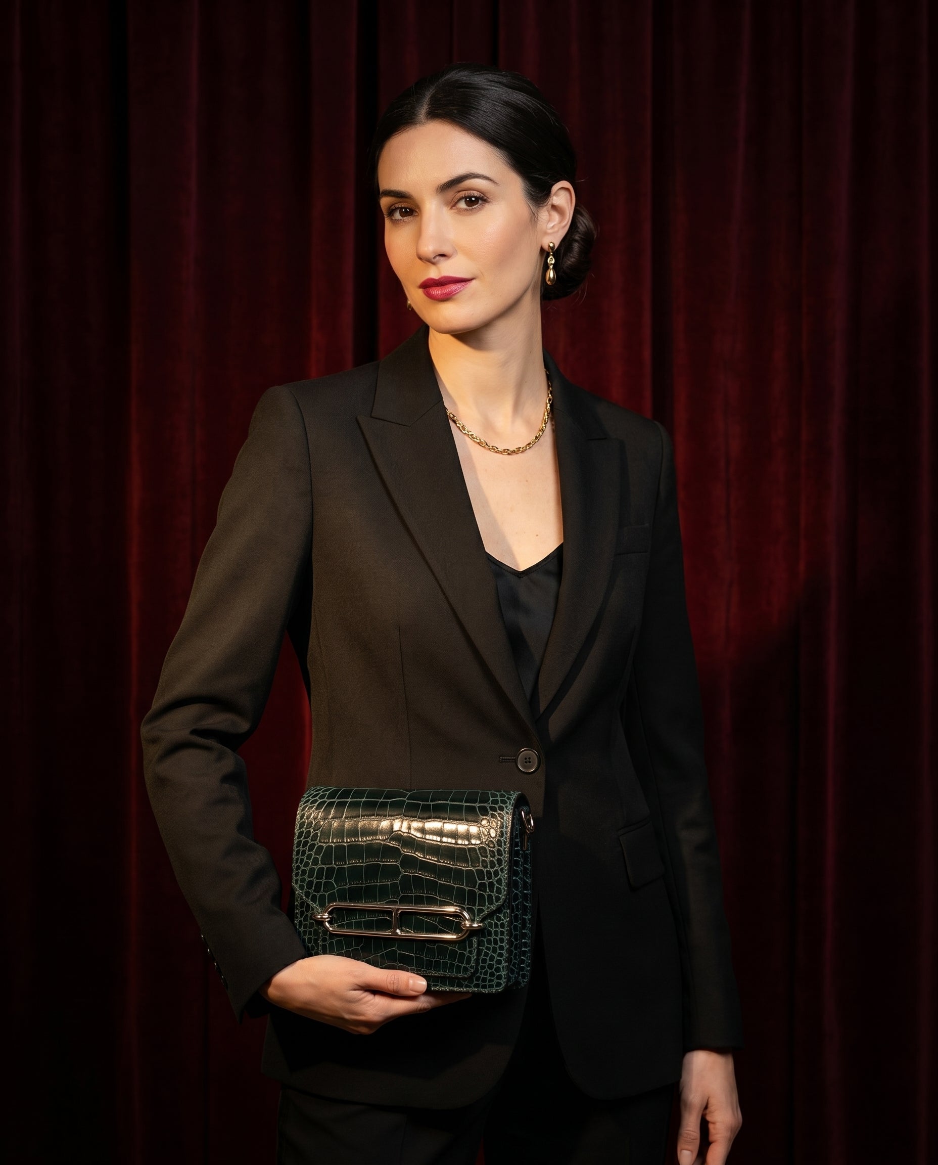 Arvelle Paris luxury handbag — editorial styling, held by model in Parisian setting